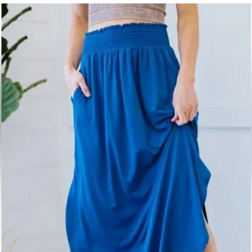 NWT Ninexis Blue Smocked Waist Scoop Side Slit Curved Hem Maxi Skirt Size Med